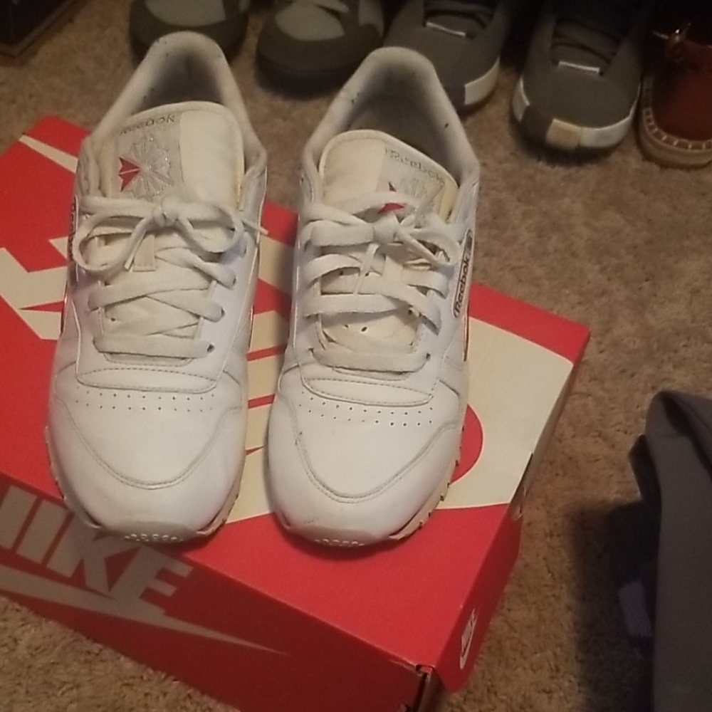 Shoes - Picture 2 of 4